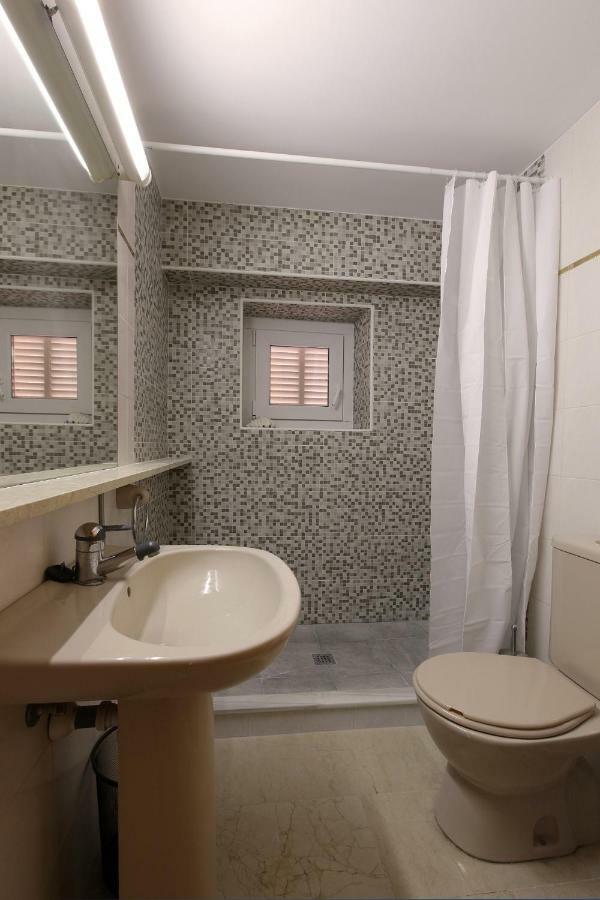 Apartament Magnifiques Vistes- Port De Rei L' Escala Esterno foto